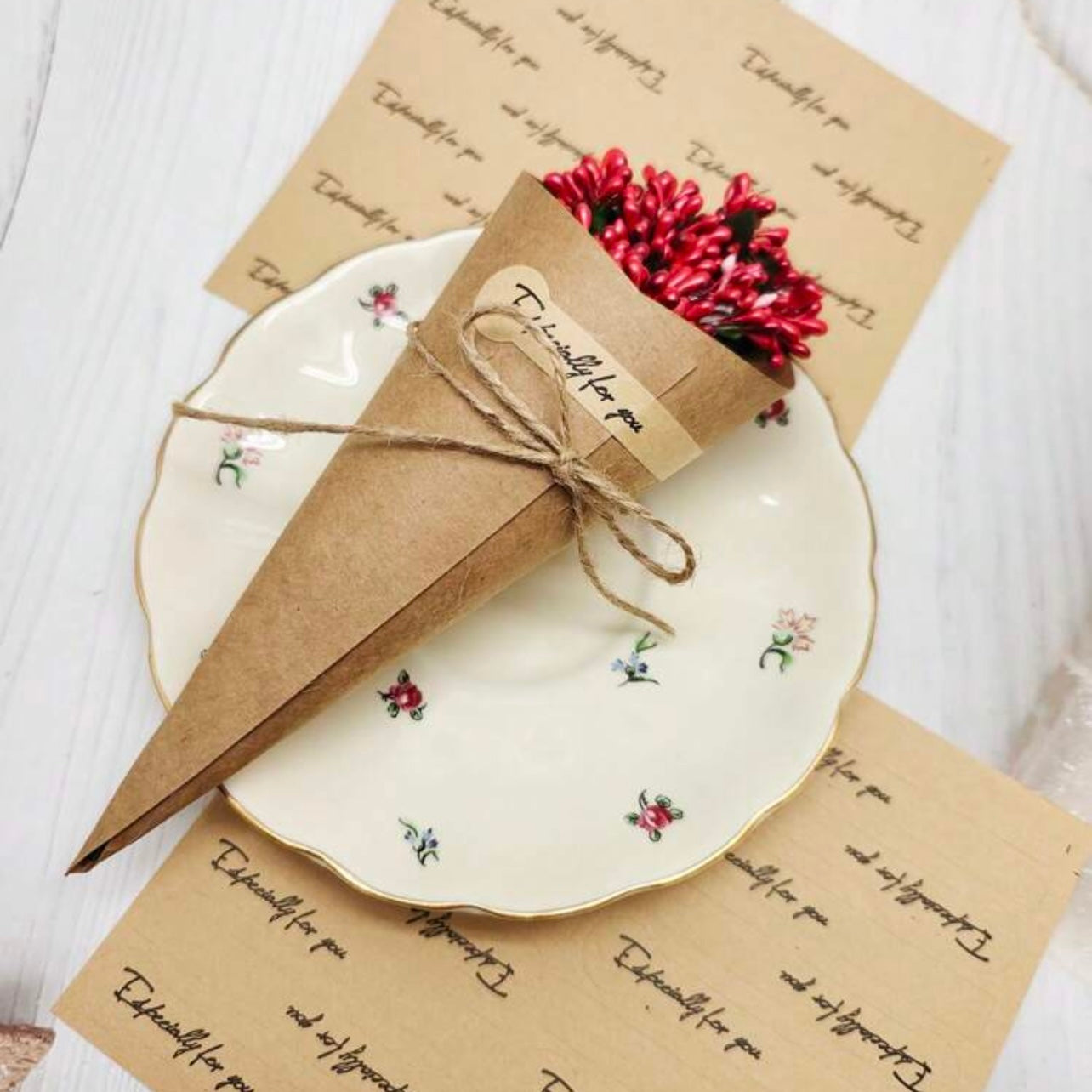 X12pcs Wedding Rose Flower & Paper Tube & Burlap Lace Party Diy Decoration With Rope #CP1026